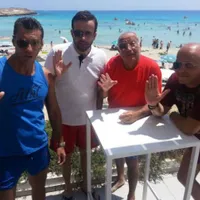 Dan Voiculescu și angajații săi de la Antena 3 Foto: Facebook