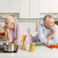 2.100.000 pensionari vor pierde 1.350 lei la pensie în 2025. Care e motivul? Ce pensii au aceștia? - Foto: Freepik