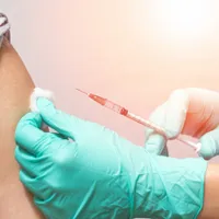 Spre sfârșitul lunii aprilie sau începutul lunii mai va începe vaccinarea și în cabinetele medicilor de familie./ Foto: digi24.ro