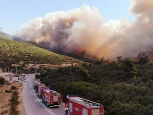 Pompierii români acționează în Grecia. FOTO: IGSU