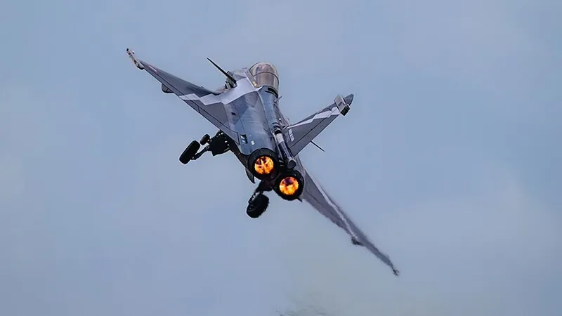 Rusia ameninţă că doboară lângă România patrula NATO franceză, în spaţiul aerian internaţional - Foto: Wikimedia/Bernardo Fernandez copado/CC BY 2.0
