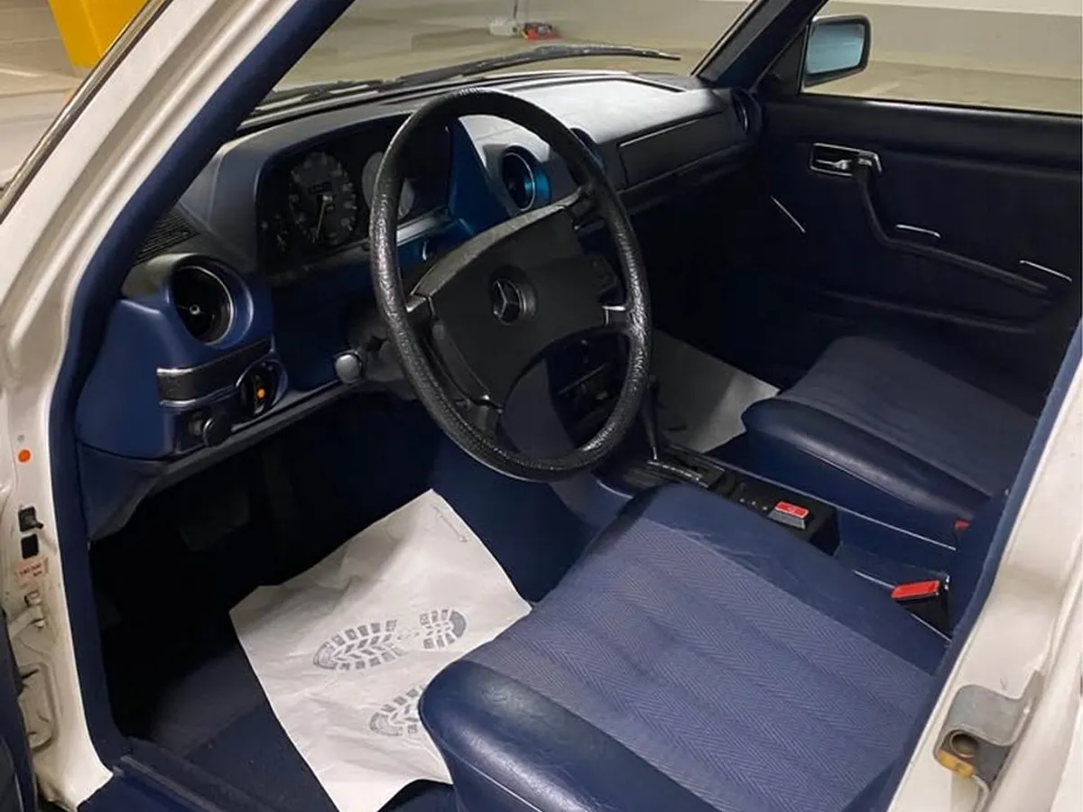 Mercedes „Cobra” impecabil, de 45 de ani vechime - Foto: Facebook Automarkt Schweiz