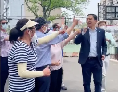 Un democrat care vrea să candideze la Primăria New York dansează pe manele/FOTO: TikTok/Andrew Yang