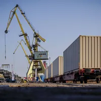 Conducerea portului Constanța dă, prin atribuire directă, terenuri în port - Foto: Profimedia Images