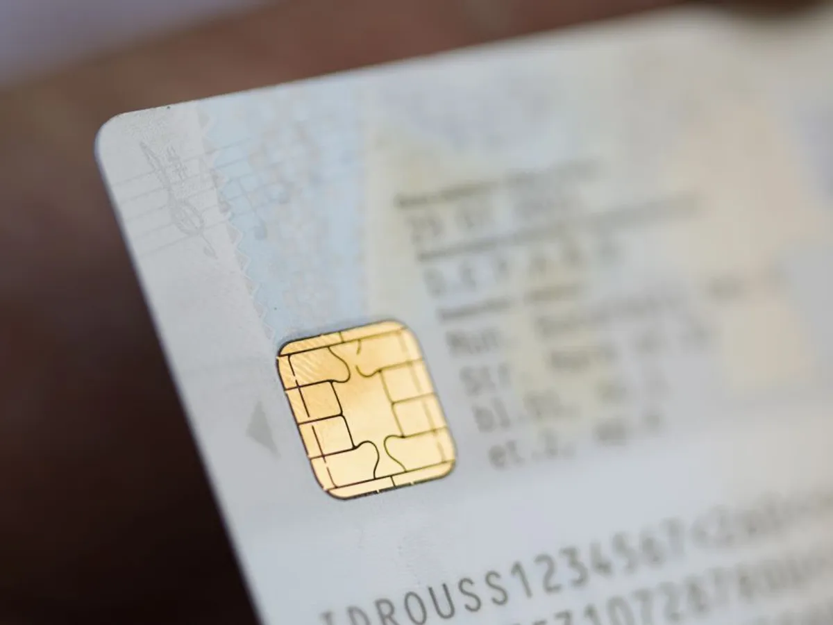 Când încep să apară actele de identitate cu cip? Cât durează extinderea în toată ţara? - Foto: Inquam Photos/Octav Ganea
