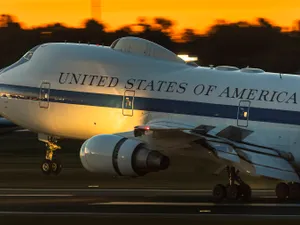 „Avionul Apocalipsei” de 300.000.000$, adus la Washington. Trump, pregătit să îl îndrepte spre Iran - Foto: Profimedia Images (cu rol ilustrativ)