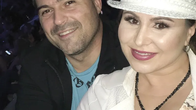 Ionuț Hristodorescu, împreună cu soția sa, Simona