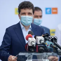 Primarul general al Capitalei, Nicușor Dan (pupitru)/FOTO: romaniajournal.ro