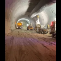 Cum merg lucrările la primul tunel la nivel de autostradă din România? Se vede „luminița” - Foto: captură video