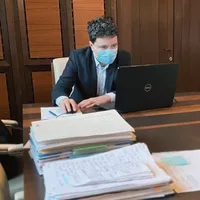 Nicușor Dan a anunțat pe Facebook că l-a demis pe managerul spitalului Filantropia/FOTO: Facebook