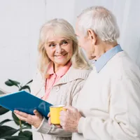 Care pensionari trebuie să depună CERTIFICATUL de VIAȚĂ ca să nu rămână fără pensie? Cum completezi? - Foto: Freepik