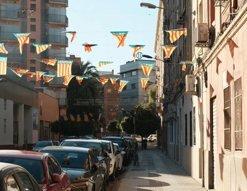 Stradă din Castellon, oraş spaniol cu o comunitate rom&acirc;nească foarte puternică - Foto: Pexels/Ayla Meinberg