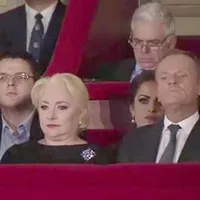 Victor Dăncilă a stat alături de mama sa, la Ateneul Român, la ceremonia de preluare a președinției CUE