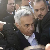 Călin Georgescu, la vot, în Mogoşoaia - Foto: INQUAM PHOTOS/Paul Ştef