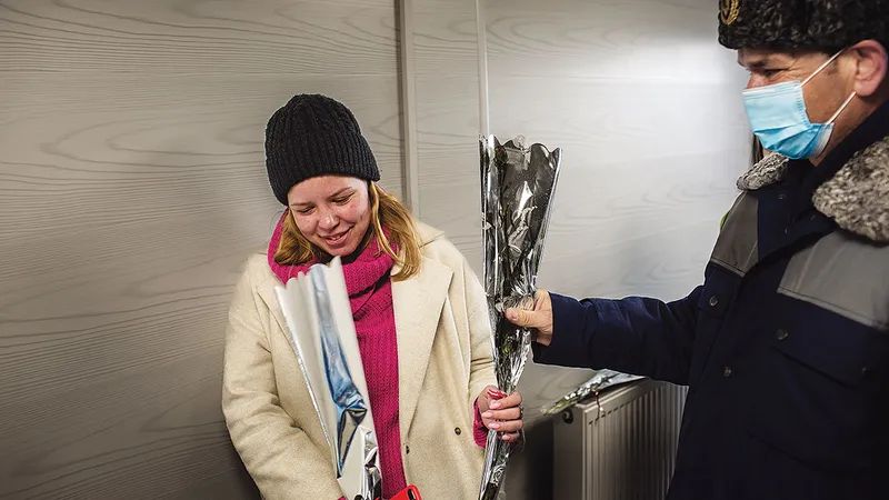 Anastasia a primit viza de intrare și un buchet de flori de la comandantul Punctului de Trecere a Frontierei Isaccea
