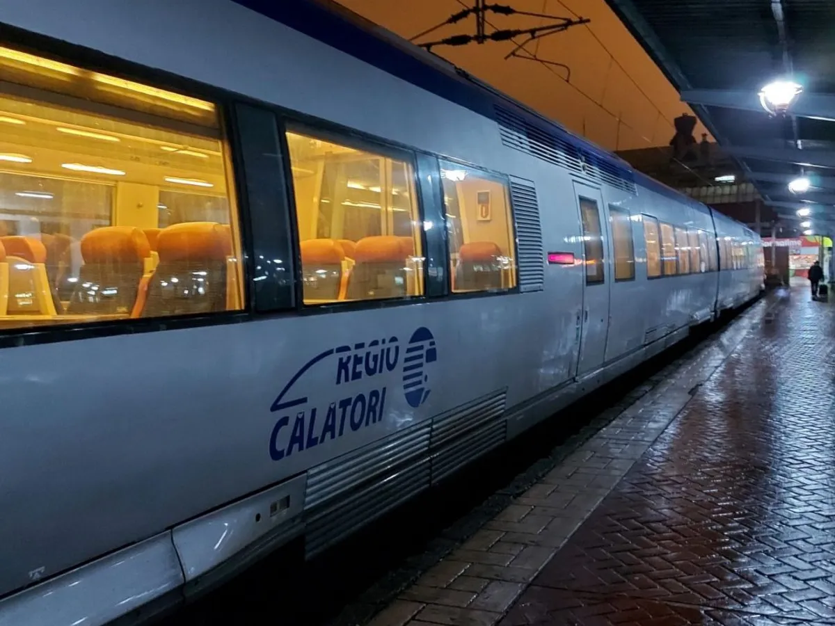 Români obligați să aștepte câte 8 ore în tren, fără mâncare și apă. Nu știau ce se întâmplă - Foto: Arhivă / imagine cu caracter ilustrativ