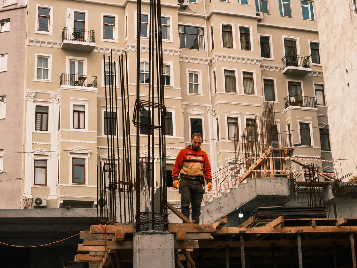 Construcțiile din România, aproape de maxime istorice! Lucrările au crescut cu 12% în 2026