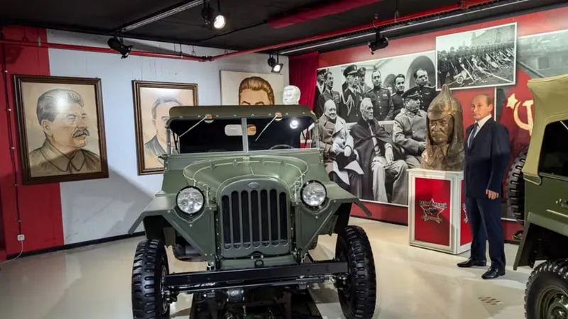 Incursiune în lumea mașinilor din epoca URSS: Lada, Dacia, GAZ, Wartburg, Skoda, Volga - Foto: autoweek.com/Murilee Martin