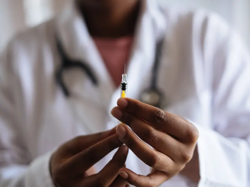 Vaccinul, pentru persoanele care suferă de boli autoimune. FOTO: Pexels.com