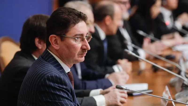 Concurenţa, în control la companii - Foto: INQUAM PHOTOS / George Călin