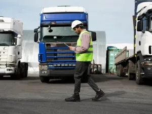 Transportatorii se plâng că legislația UE privind achizițiile publice și standardele CO₂ îi sufocă - Foto: Freepik.com (Imagine cu rol ilustrativ)