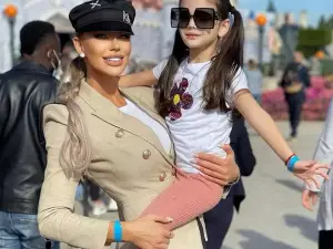 Bianca Drăgușanu a mers în vacanță la Disneyland cu fiica ei, Sofia Natalia. / Foto: Bianca Drăgușanu, Instagram