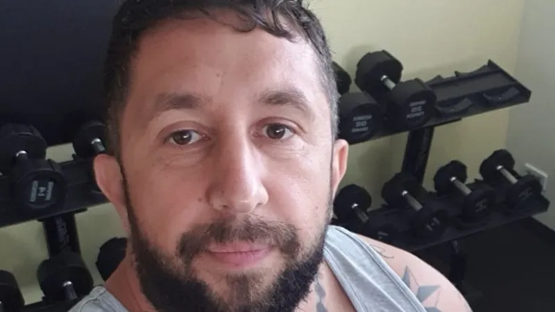 Interlopul „reporter" care jefuia românii prin benzinării în străinătate a fost prins Foto: Facebook