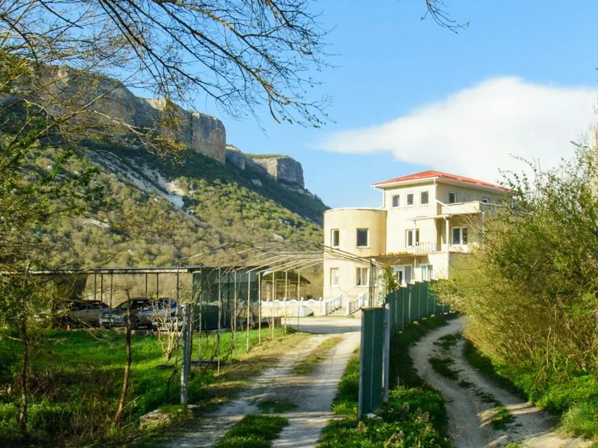 Casă la ţară - Foto: Pexels/Oleksiy Konstantinidi (imagine cu caracter ilustrativ)