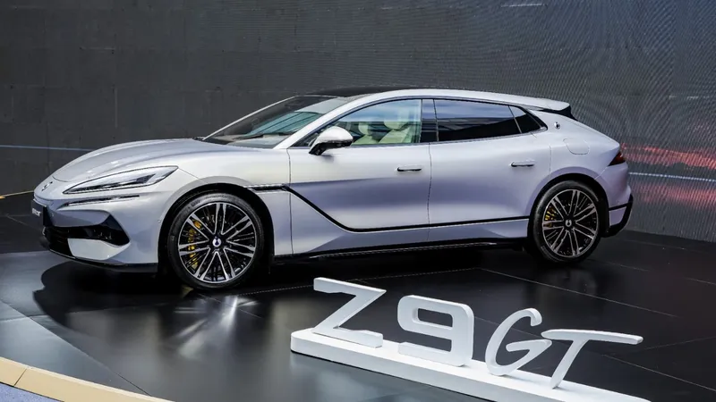 Constructorul chinez de mașini electrice BYD a preluat total Denza de la Mercedes și atacă Europa - Foto: carnewschina.com