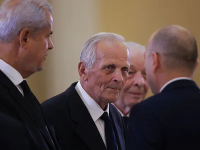 Theodor Stolojan, la funeraliile lui Ion Iliescu - Foto: INQUAM PHOTOS/George Călin