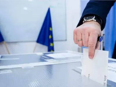 Caz unic în România.  Un tribunal anulează decizia CCR legată de alegerile din decembrie. - Foto: Inquam Photos Cornel Putan