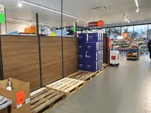 Imagine dintr-un magazin din Berlin al unui lanț de hypermarket-uri cunoscut Foto: NW