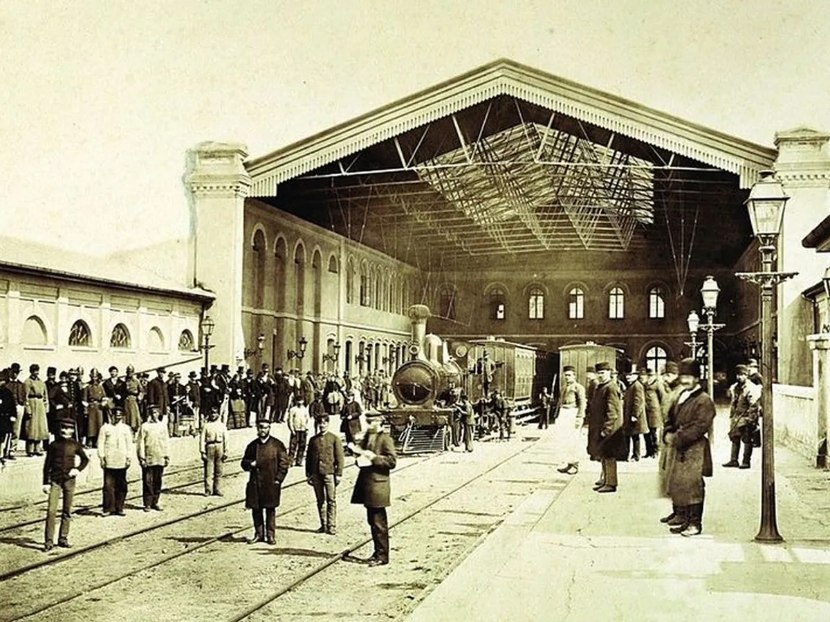 În 1869, trenul mergea 67 km București - Giurgiu. Acum, 115 km. În 18 ani, nu s-a refăcut un pod - Foto: Facebook/România Regală