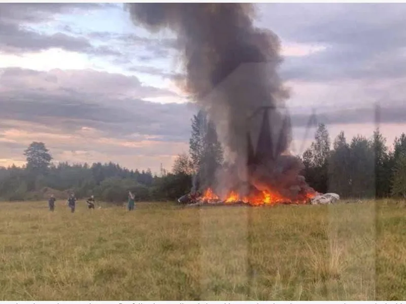 Momentul in care avionul in care era Prigojin, dușmanul de moarte al lui Putin, a fost doborât -(imagine cu rol ilustrativ)-Foto: OSTOROZHNO NOVOSTI