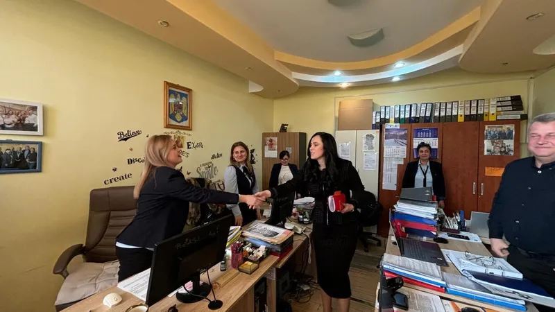 Creștere de pensie de 1.300 lei promisă de guvern, în pericol. 4.900.000 pensionari sunt vizați - Foto: FB