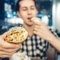 Cum au ajuns românii cei mai mari consumatori de kebab din lume. Un bucureștean are mii de comenzi  - Foto: Profimedia Images (imagine cu rol ilustrativ)