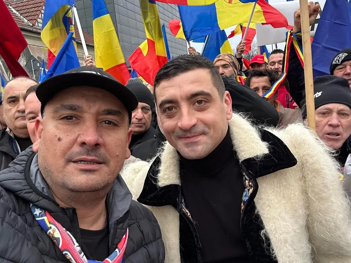 Cărăușul de bani al lui George Simion, angajat 16 ore pe zi în cabinete parlamentare din Craiova și Suceava