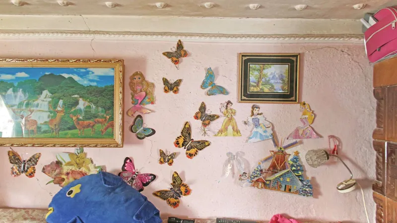 Camera lui Melek din casa mamei ei e păstrată, păstrată așa cum era când fata trăia. Foto: Inquam Photos/Octav Ganea