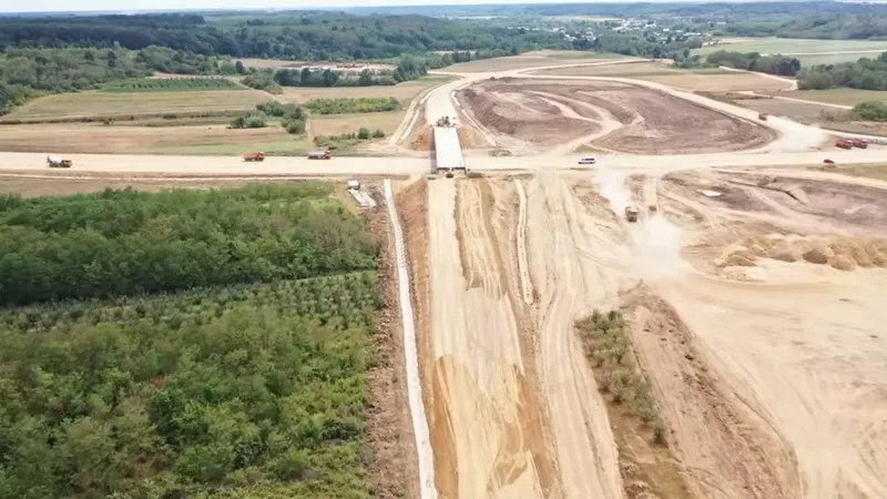 „Autostrada Ford” sau „Oltenia Expres” nu va fi gata total nici în 2024, dar se știe traseul exact - Foto: captură video