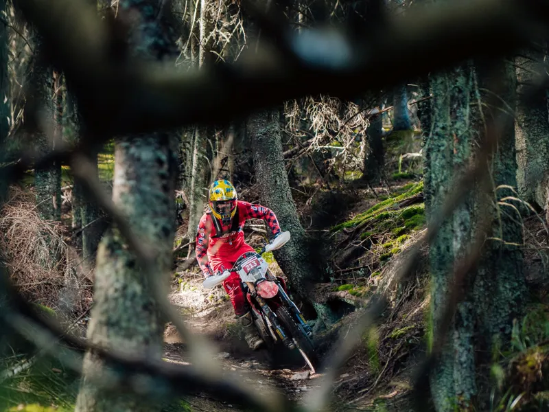 Romaniacs: Lettenbichler al 6-lea titlu. Un motor electric, victorie la Silver. 6-9 baterii/zi - Foto: Red Bull Romanics