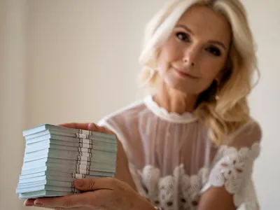 O escrocherie teribilă lasă pensionari fără pensie. O femeie a pierdut 50.000 €. Cum a fost înșelată - Foto: Freepik (rol ilustrativ)