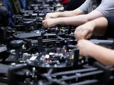 România investește 200.000.000 € pentru fabricarea de drone militare. Ucraina transferă tehnologie