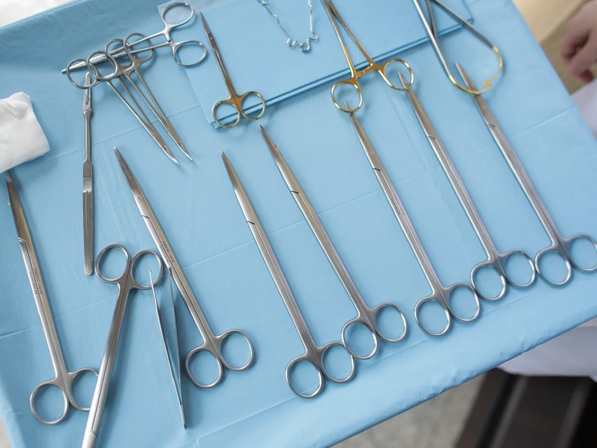 Cabinetul medical din Capitală, unde o femeie a decedat după o intervenţie estetică, a fost închis