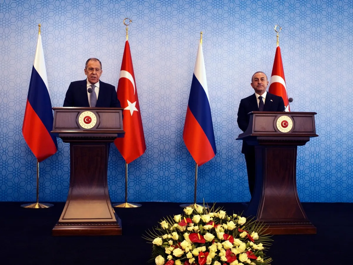 Serghei Lavrov s-a întâlnit cu omologul său turc, Mevlut Cavusoglu, la Ankara. -  Foto: Profimedia Images
