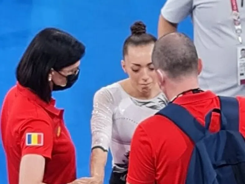 Larisa Iordache s-a retras din finală. FOTO: Captură video