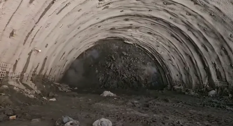 Demolare tunel Robești - Foto: Captură foto Facebook/Cristian Pistol