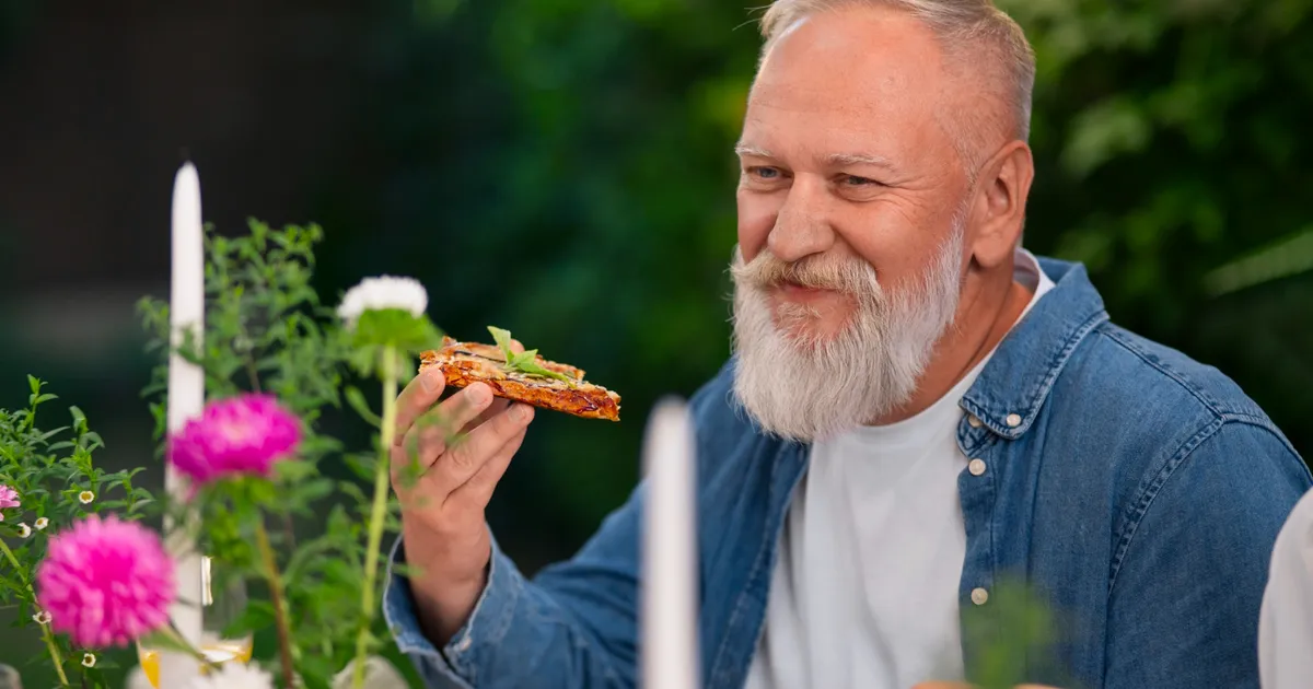 Ce alimente să eviți dacă ai peste 50 de ani și vrei o viață sănătoasă. Te ajută să scapi de inflamații • Newsweek România