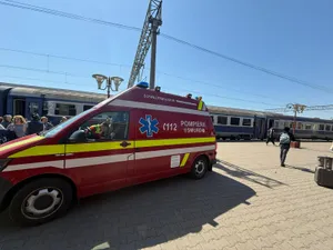 Două trenuri s-au ciocnit în gară la Constanța. 14 răniți. A fost activat Planul Roșu de Intervenție - Foto: ISU Constanța