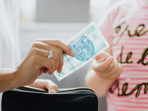 Trei categorii de angajați vor primi o majorare de 20% a salariului. Când se produce majorarea Foto: Pexels (fotografie cu caracter ilustrativ)