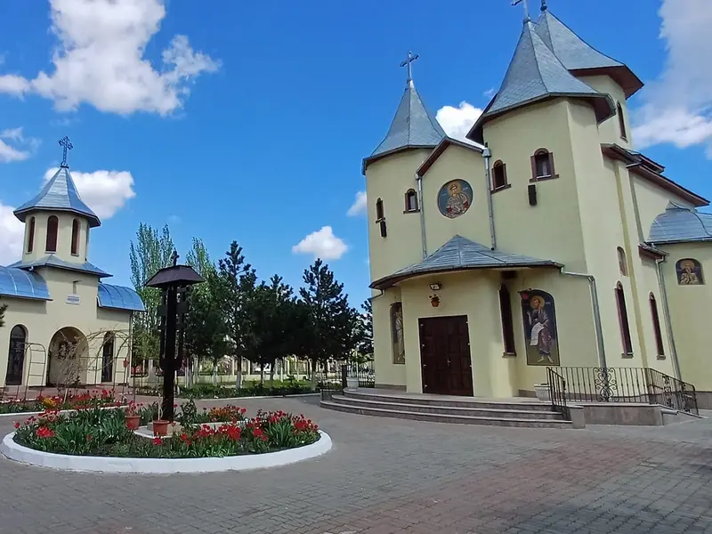 biserica sf dumitru slobozia